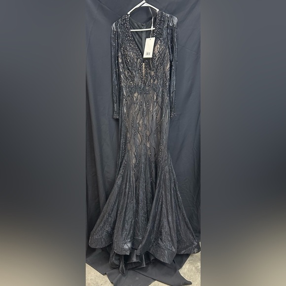 MAC DUGGAL 79291 NWT Beaded Illusion Long Sleeve Plunge Neck Gown - Picture 4 of 9